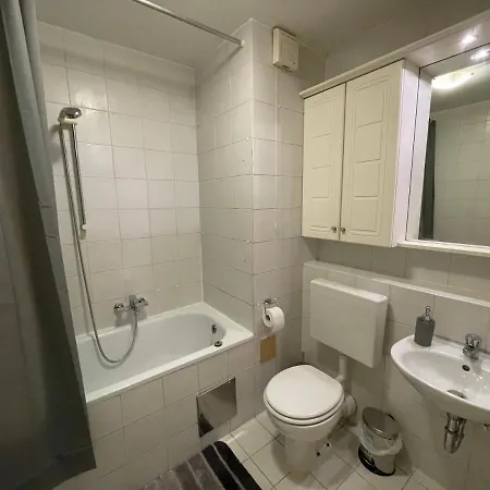 - Grey 卢布尔雅那